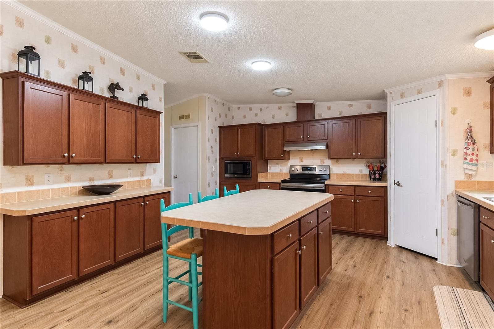 Manufactured Home at 7590 NW 75TH ST, CHIEFLAND, photo 21 of 73