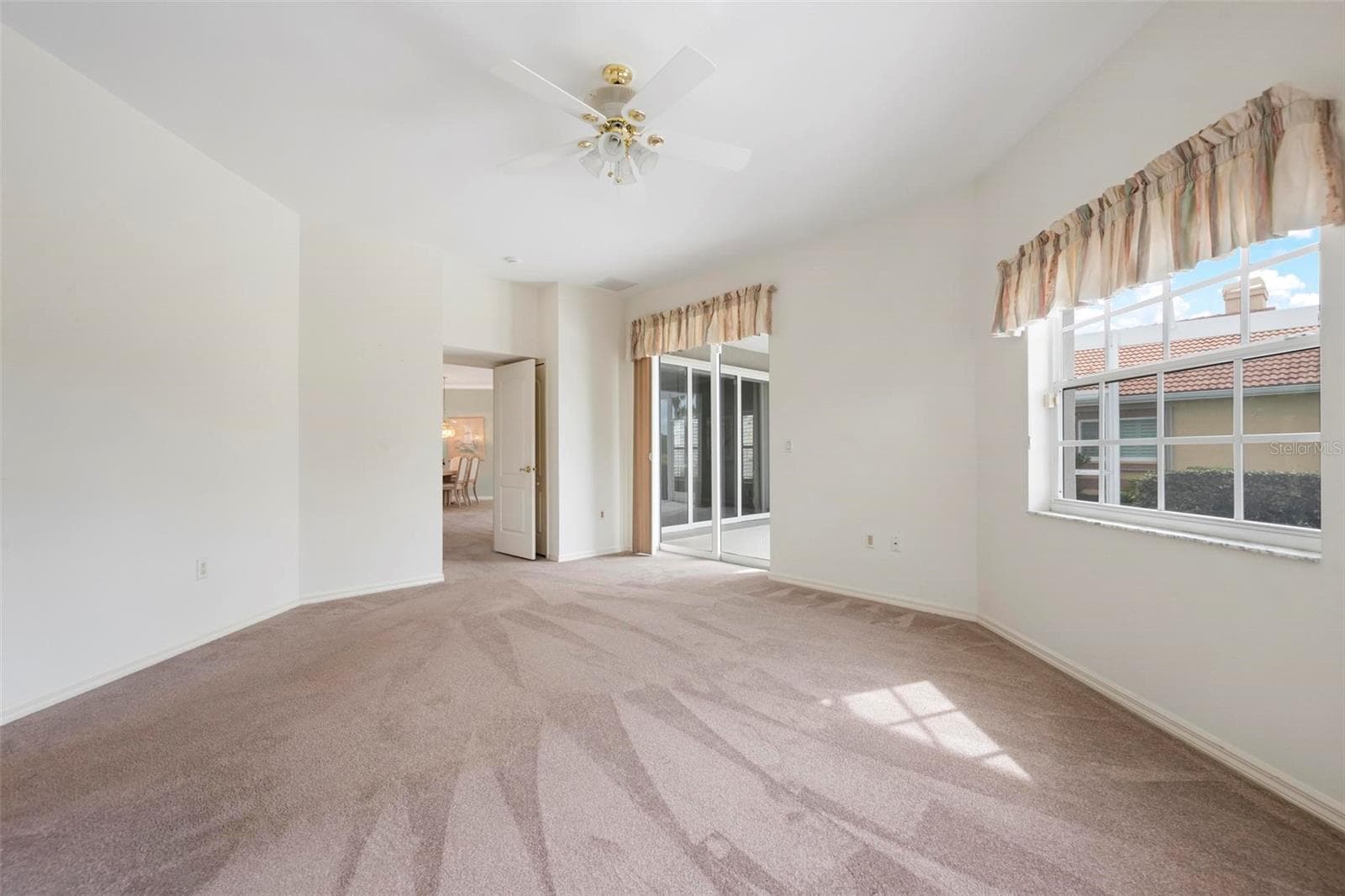 Primary Bedroom - 613 KHYBER LN, VENICE
