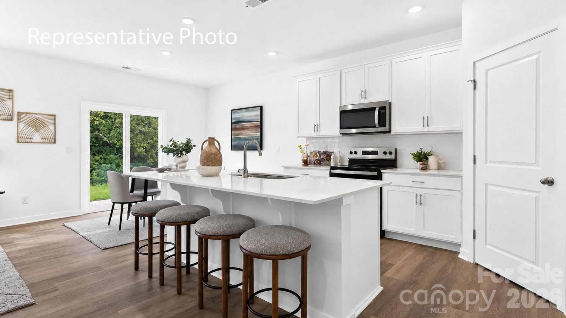 Single Family Residence at 11531 Cardinal Creek Avenue, Charlotte, photo 9 of 38
