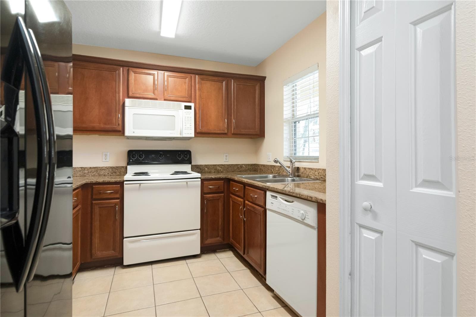 Townhouse at 233 PENMARK STONE PL, VALRICO, photo 9 of 47
