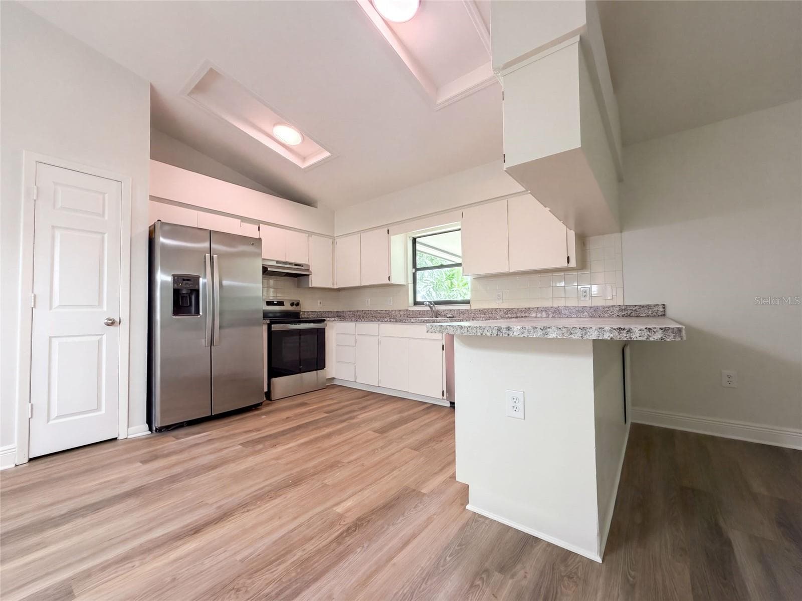 Single Family Residence at 1711 AVANT ST, VALRICO, photo 2 of 20