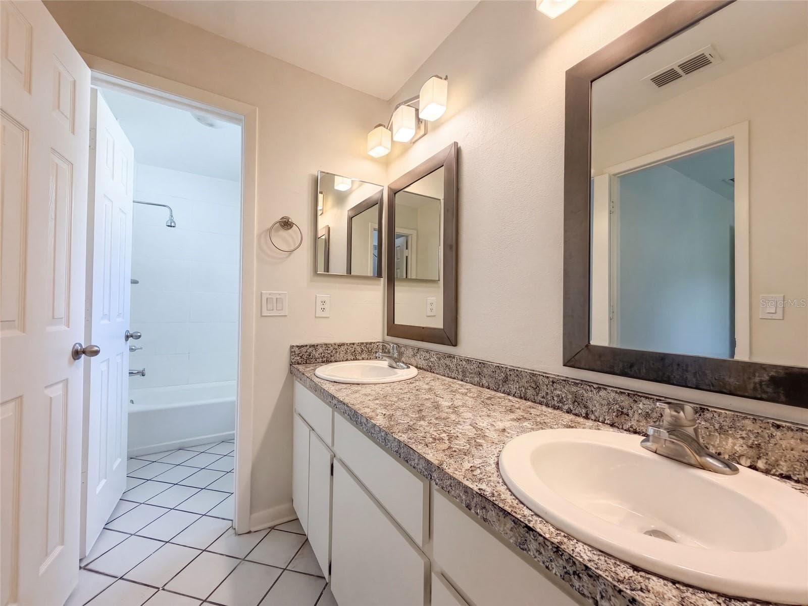 Single Family Residence at 1711 AVANT ST, VALRICO, photo 18 of 20