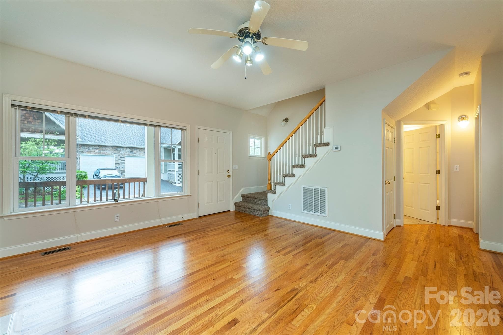 Townhouse at 3 Teresa Way, Black Mountain, photo 8 of 30