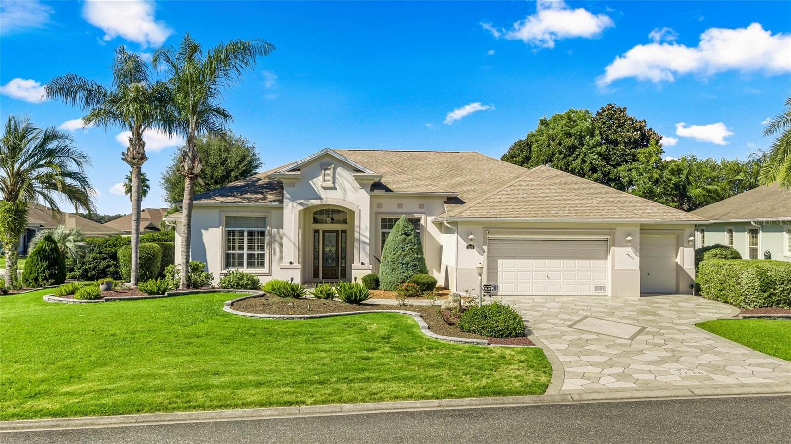 ST. CHARLES PREMIER POOL HOME. - 1126 MIONA SHORES DR, THE VILLAGES