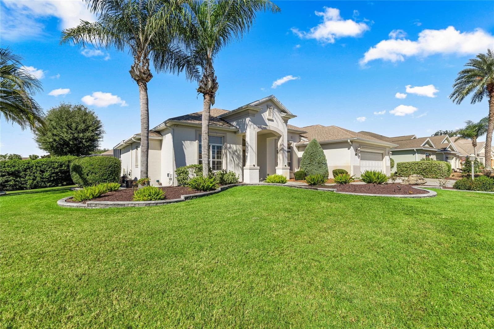 ST. CHARLES PREMIER POOL HOME. - 1126 MIONA SHORES DR, THE VILLAGES
