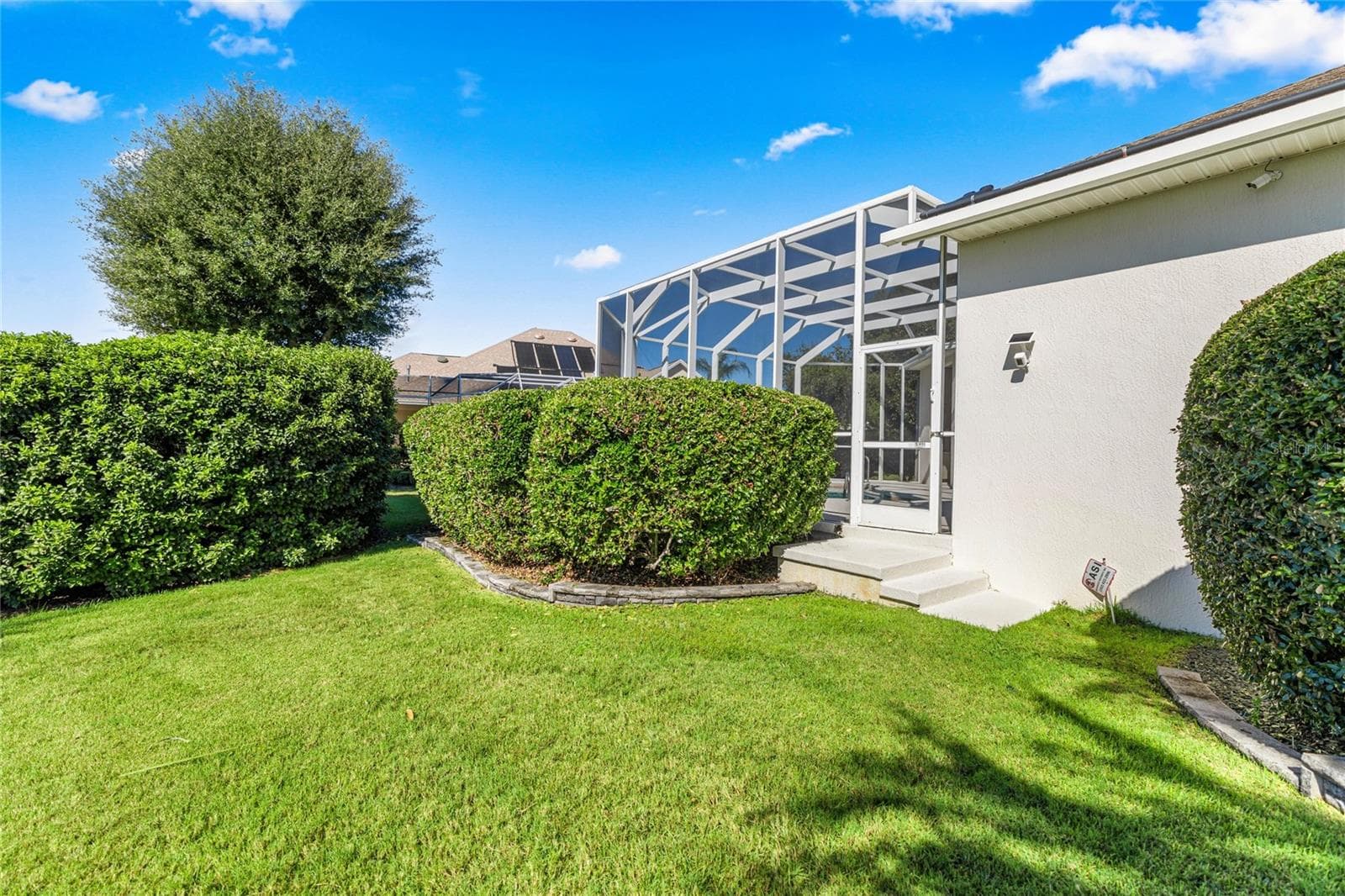 Enhanced landscape lighting. - 1126 MIONA SHORES DR, THE VILLAGES