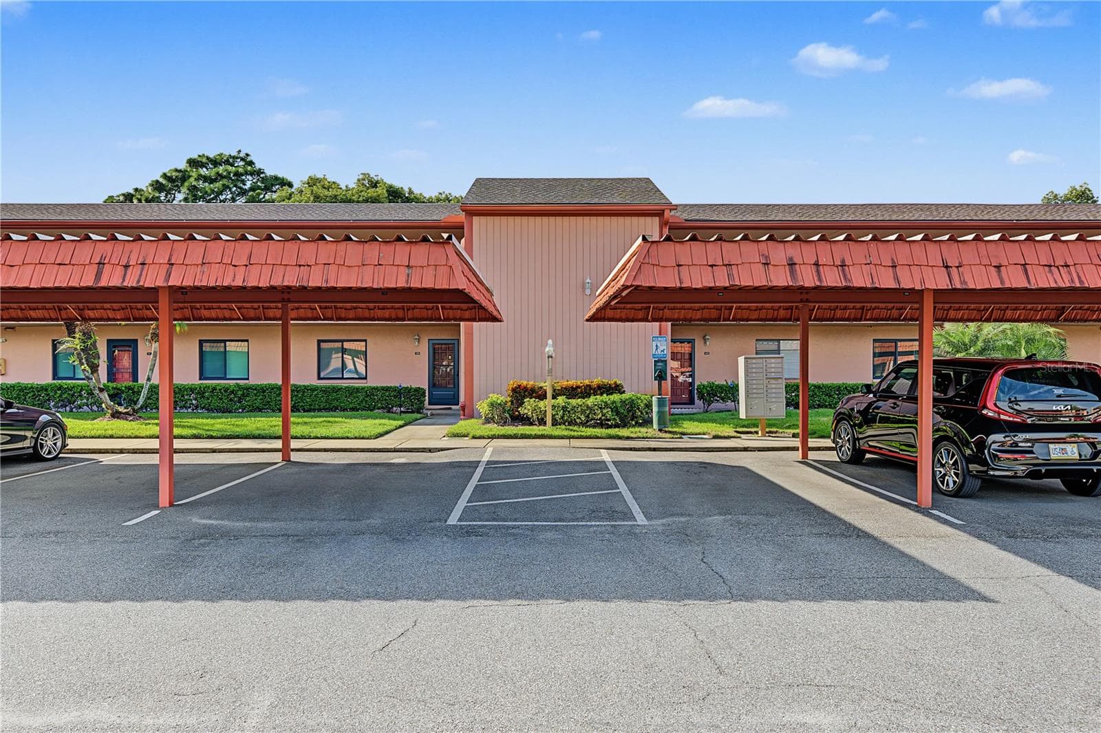 Condominium at 110 LAKESIDE CT #110, OLDSMAR, photo 24 of 34