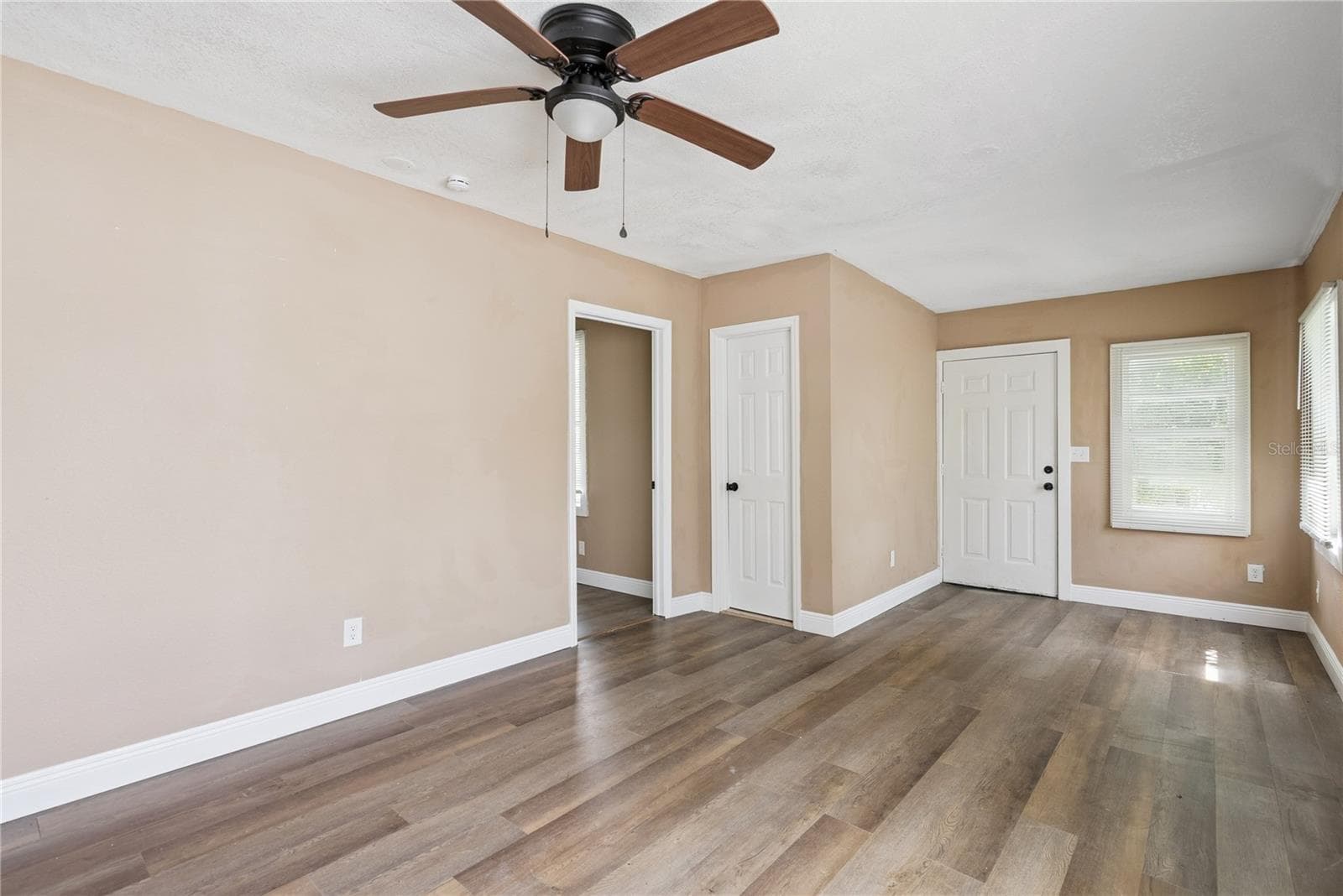 Duplex at 2112 LEE ST, ORLANDO, photo 12 of 48