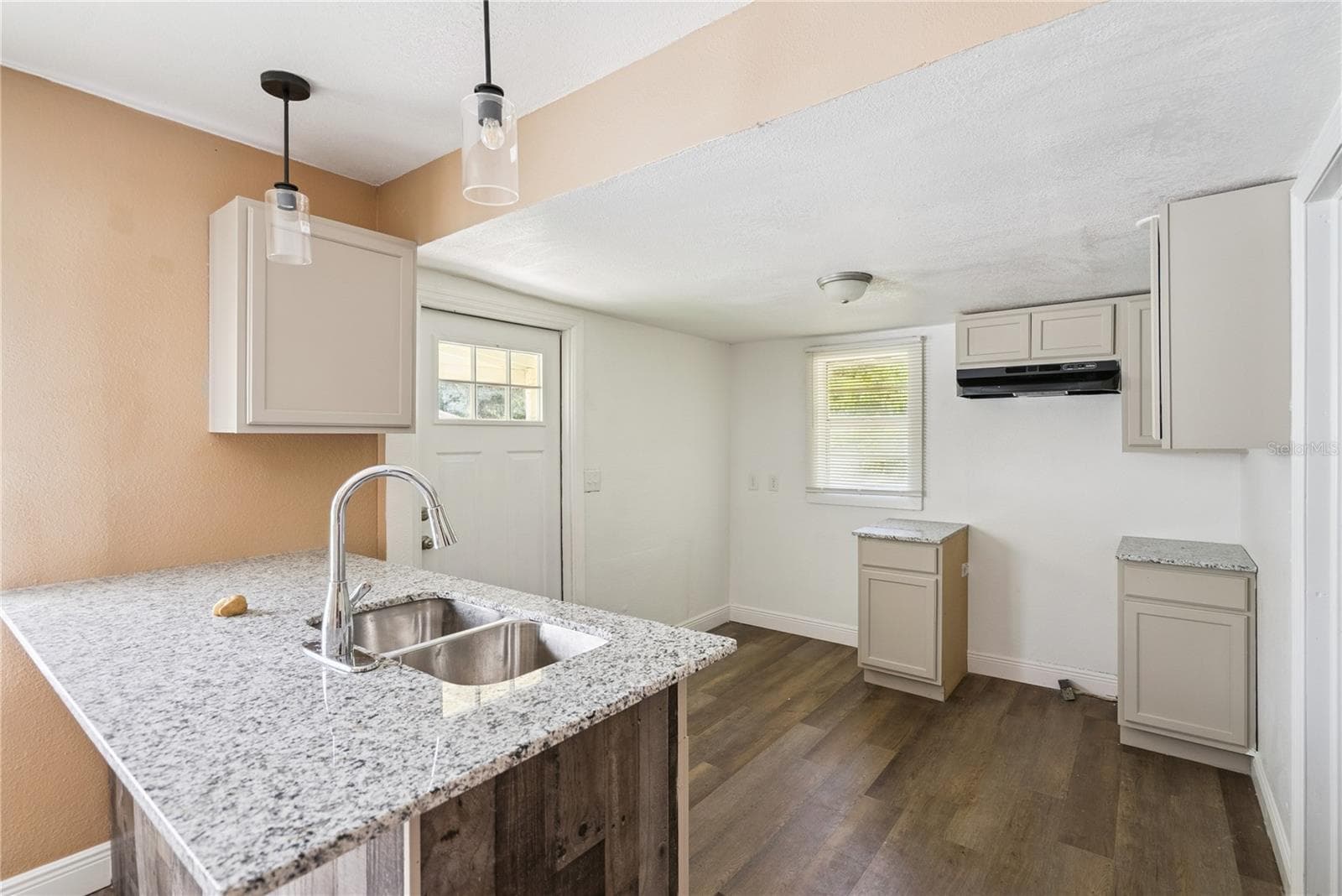 Duplex at 2112 LEE ST, ORLANDO, photo 10 of 48