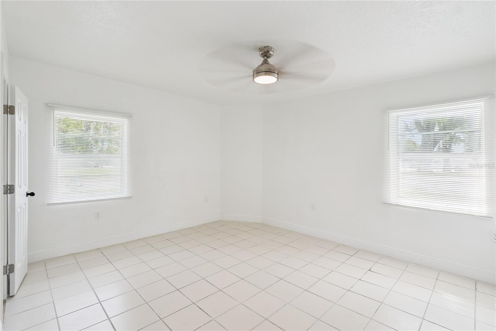 Duplex at 2112 LEE ST, ORLANDO, photo 37 of 48