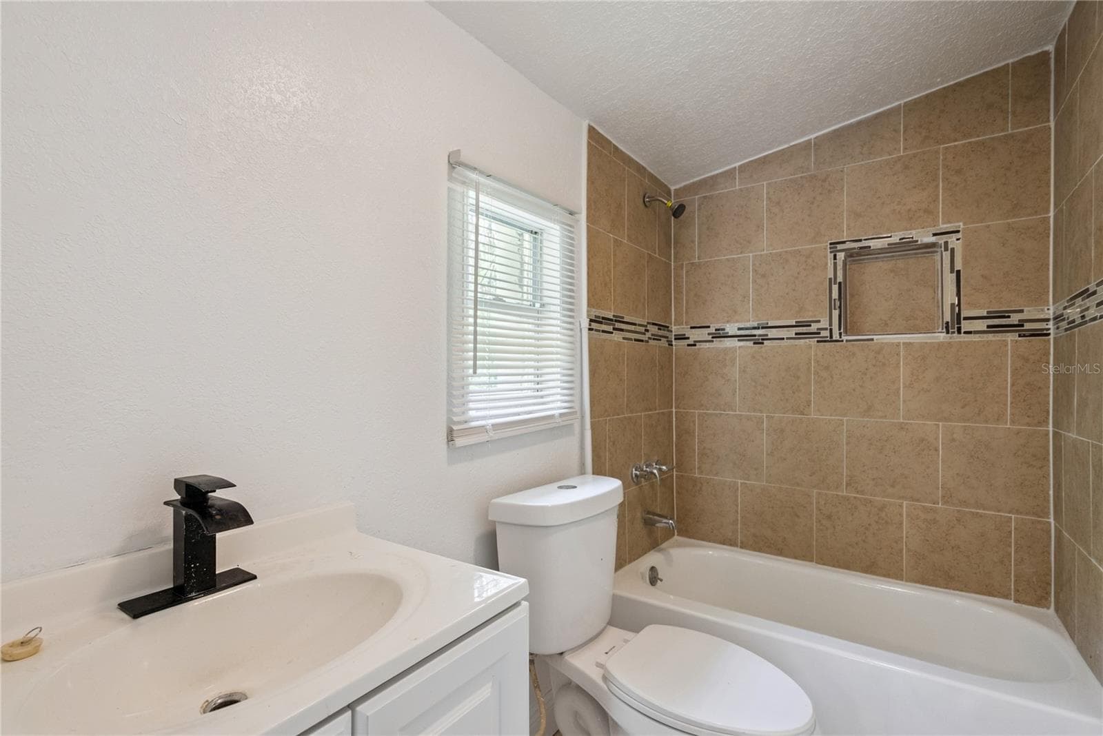 Duplex at 2112 LEE ST, ORLANDO, photo 15 of 48