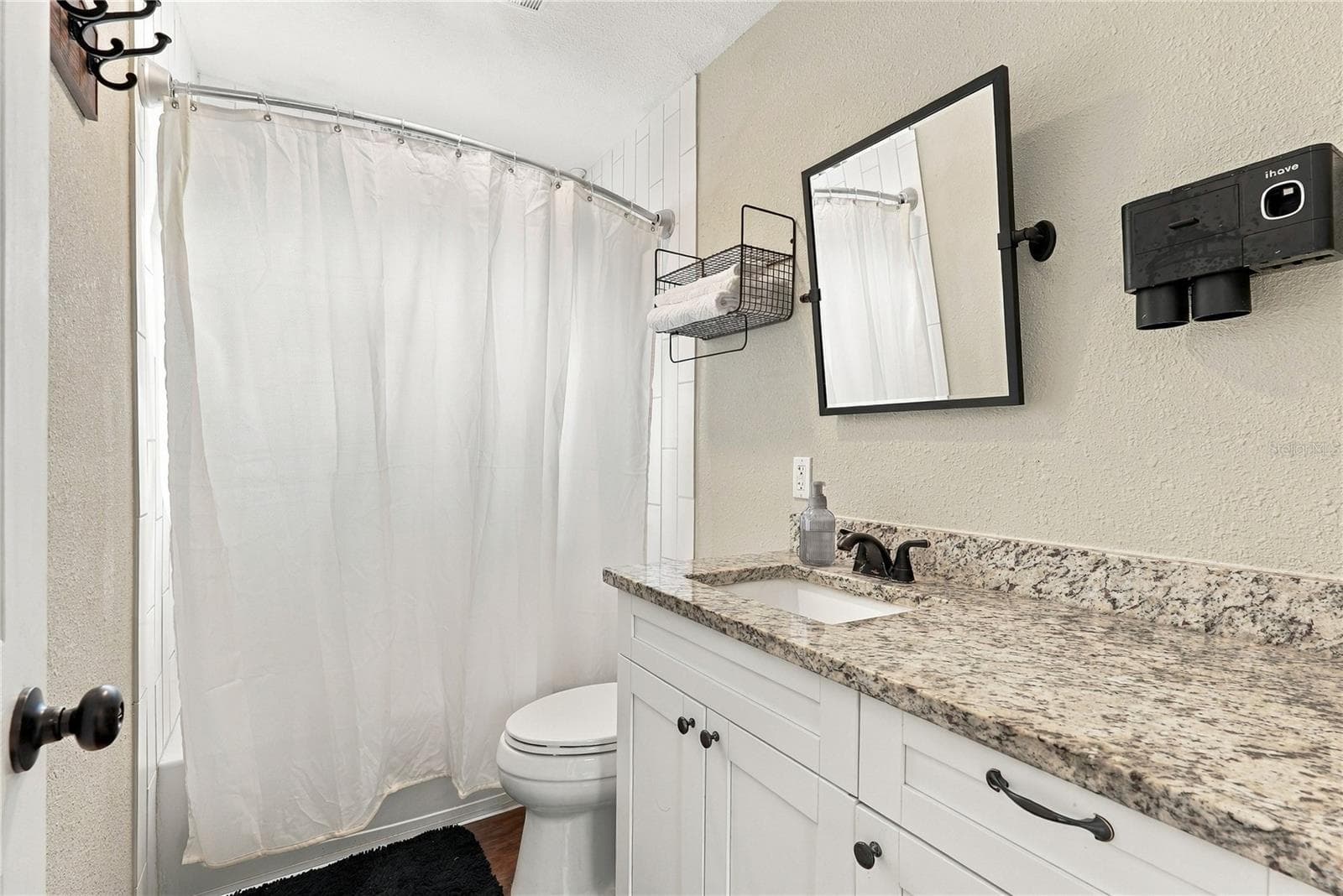 Full Hall Bathroom - 6764 80TH AVE N, PINELLAS PARK