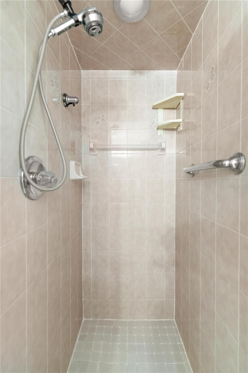 FL Room Bath - 7430 SW 100TH PL, OCALA