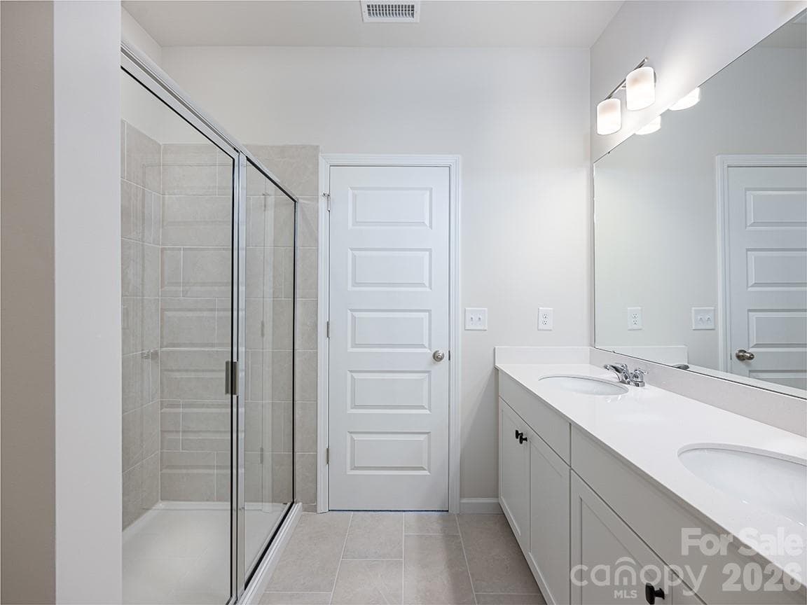 Owner's suite bath 1 - 2535 Ruby Dixon Crossing Drive, Gastonia