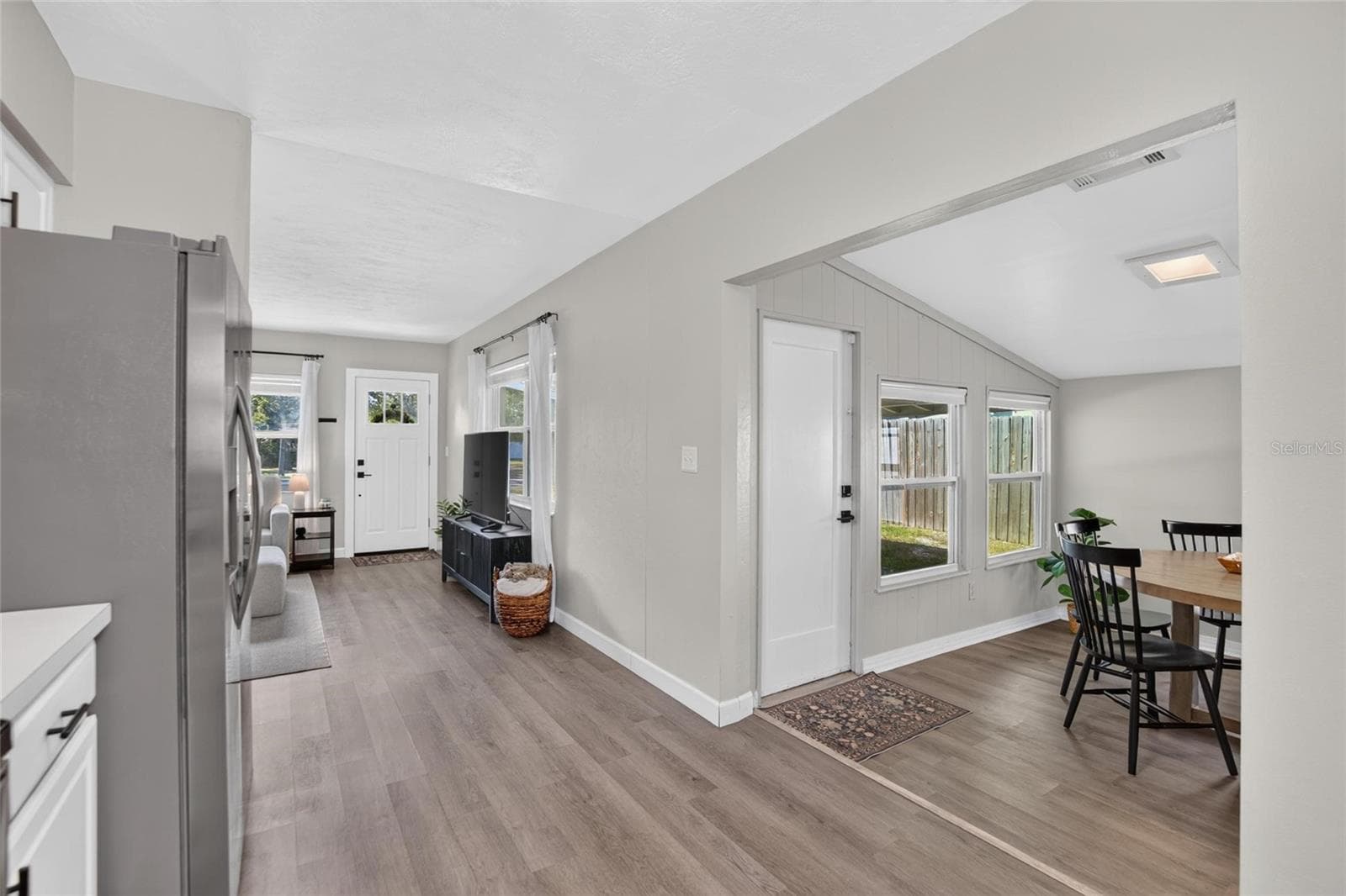 Single Family Residence at 835 54TH AVE N, ST PETERSBURG, photo 14 of 34