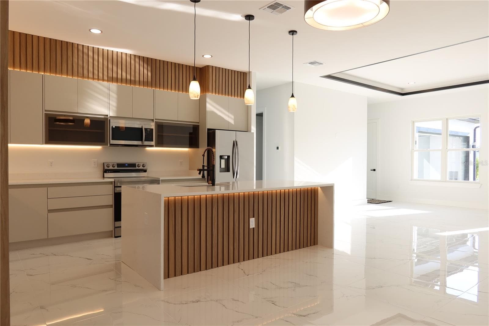 Kitchen + dining room - 151 BLAZING STAR AVE, LAKE ALFRED