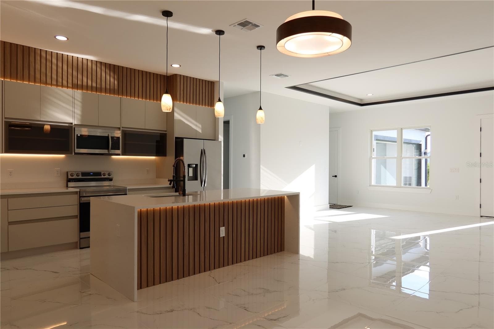 Kitchen + dining room - 151 BLAZING STAR AVE, LAKE ALFRED