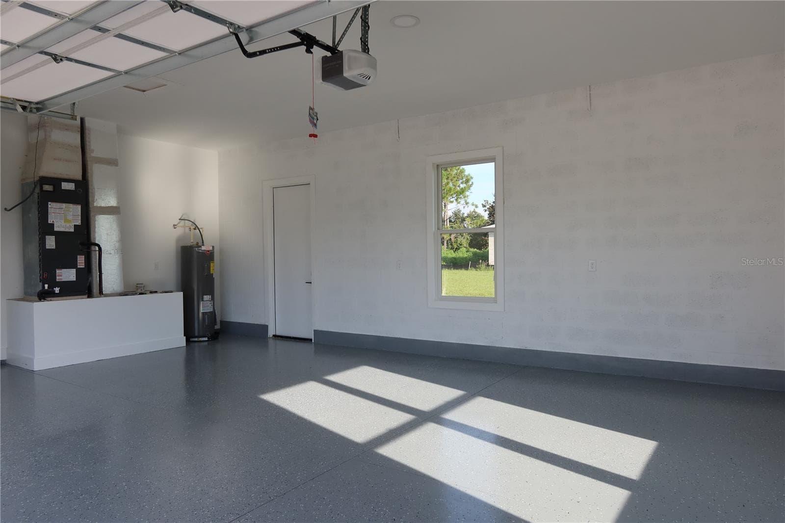 Garage - 151 BLAZING STAR AVE, LAKE ALFRED