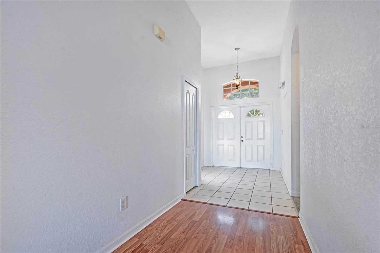 Foyer Entrance - 257 HERRING ST, DAVENPORT