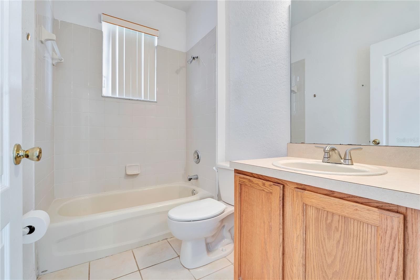 Guest Hall Bathroom - 257 HERRING ST, DAVENPORT