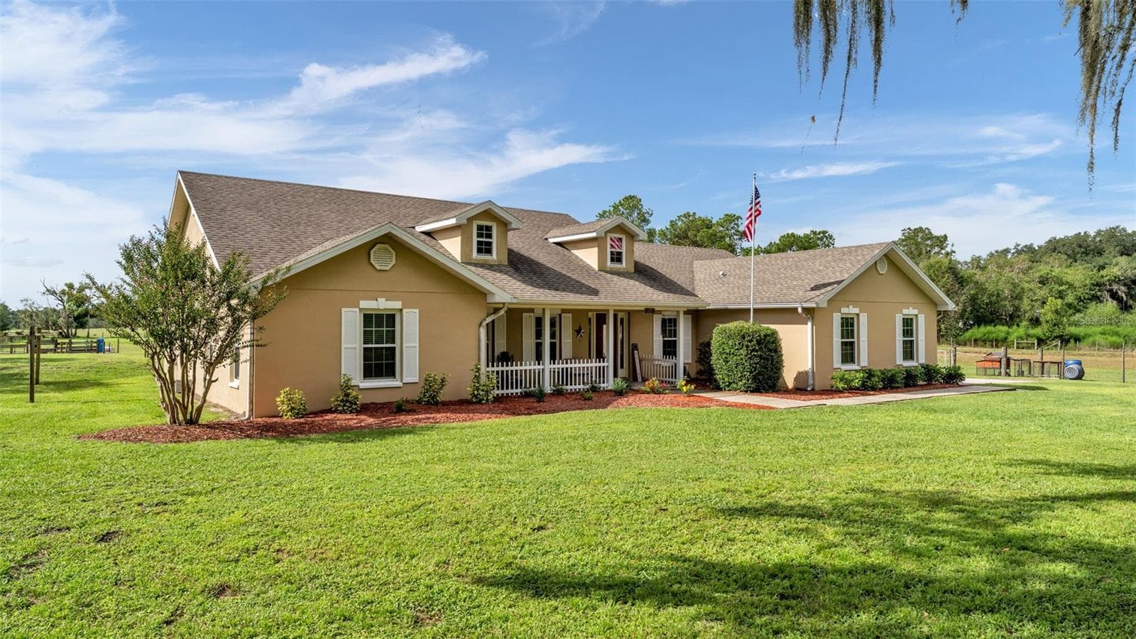 Single Family Residence at 8515 TOM COSTINE RD, LAKELAND, photo 2 of 64