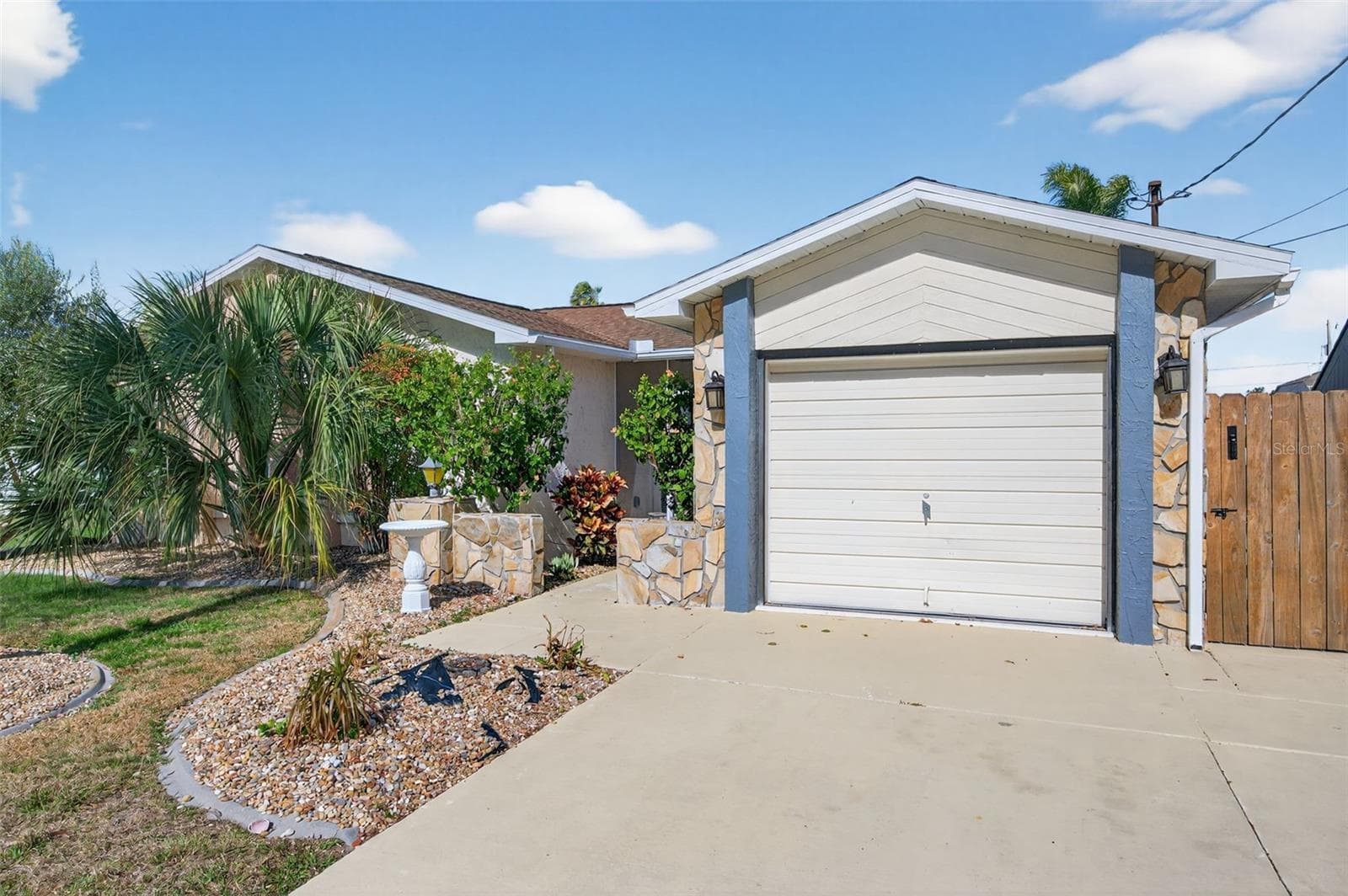 Single Family Residence at 7623 MAKO DR, HUDSON, photo 5 of 66