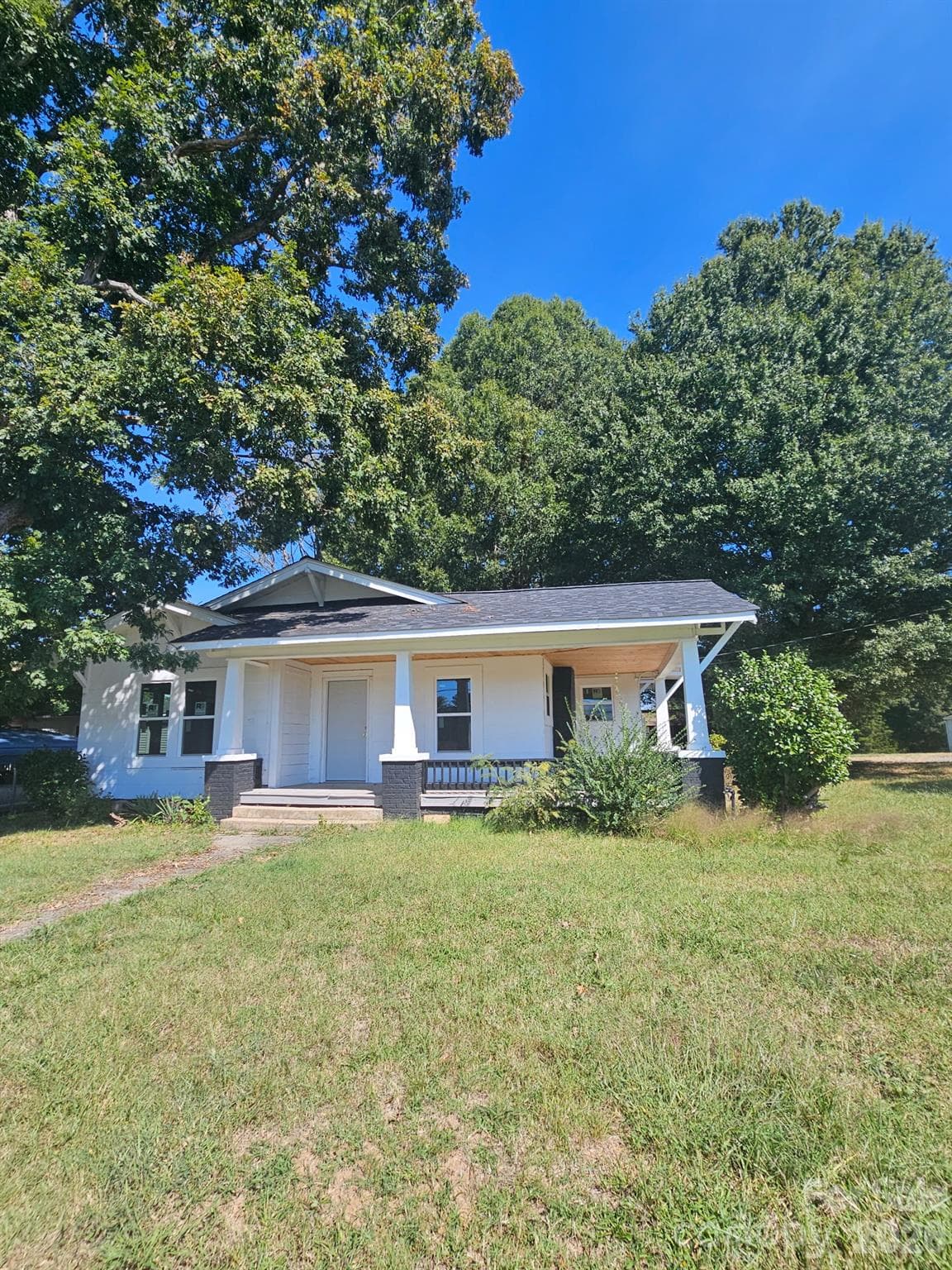 Single Family Residence at 1313 E Maiden Road, Maiden, photo 3 of 20