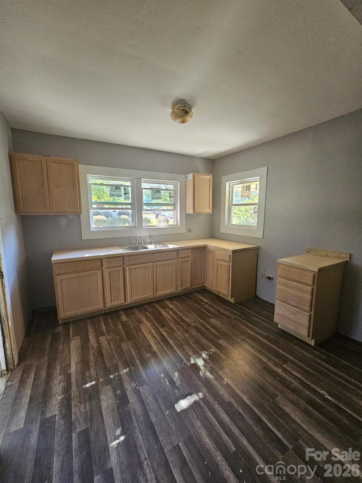 Single Family Residence at 1313 E Maiden Road, Maiden, photo 11 of 20