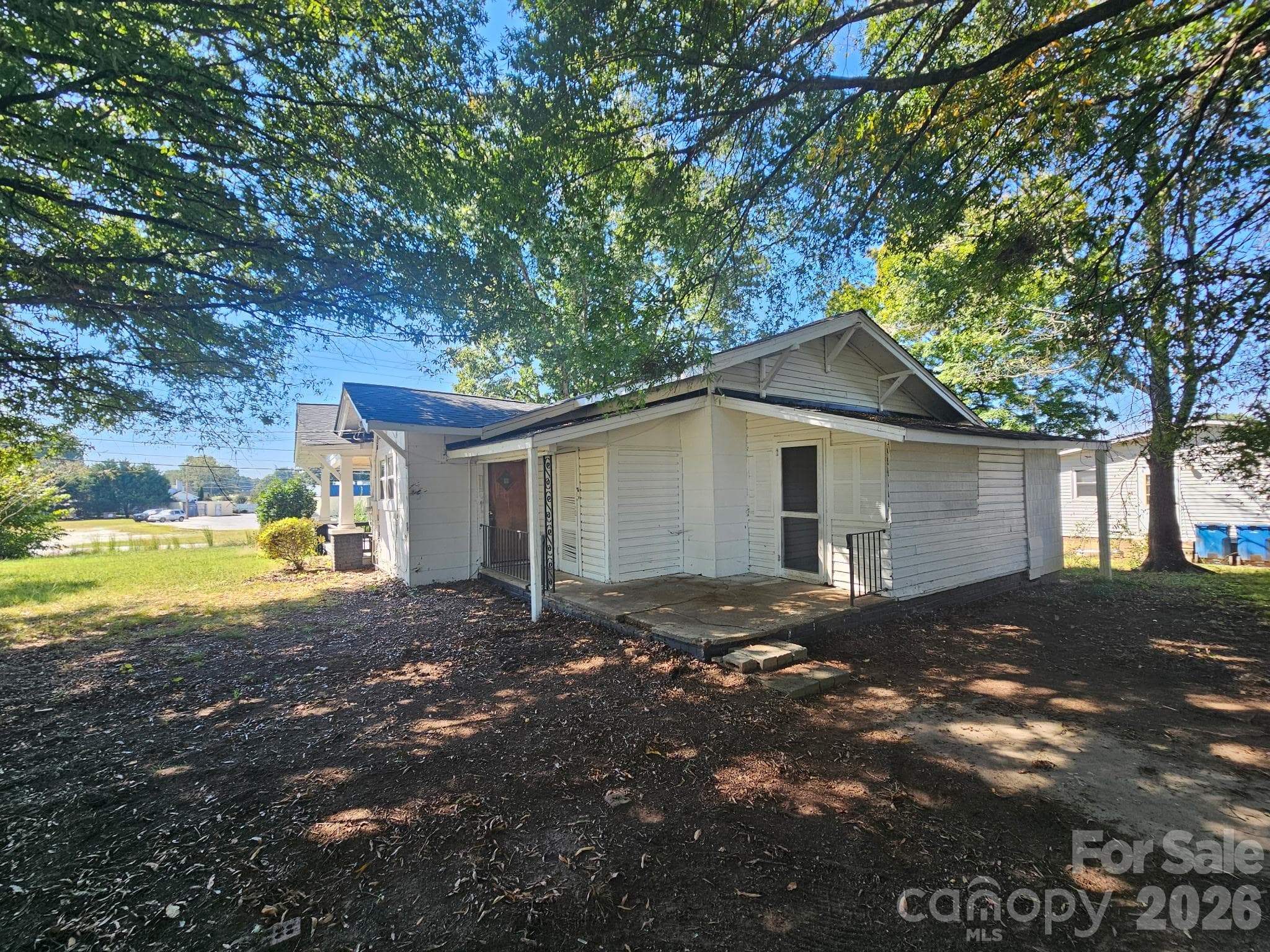 Single Family Residence at 1313 E Maiden Road, Maiden, photo 16 of 20