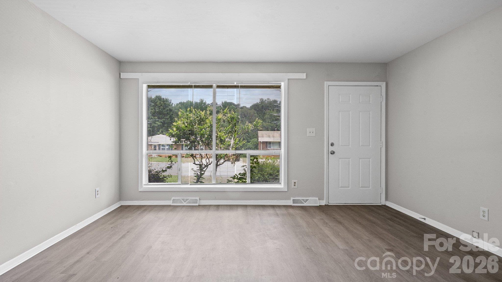 Duplex at 4926 Malibu Drive, Charlotte, photo 9 of 32