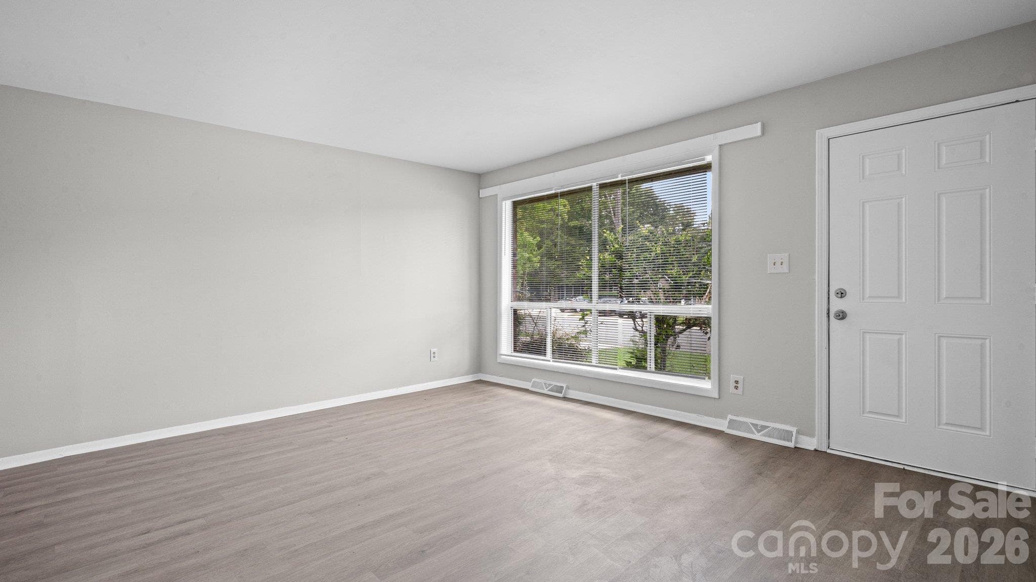 Duplex at 4926 Malibu Drive, Charlotte, photo 11 of 32