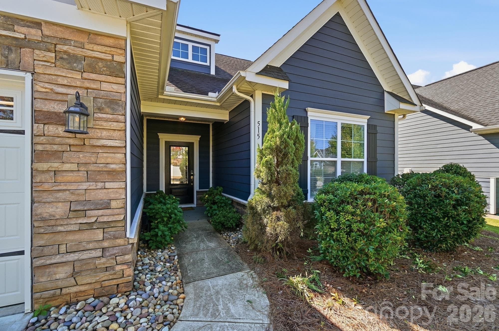 Single Family Residence at 515 Trillium Way, Belmont, photo 4 of 38