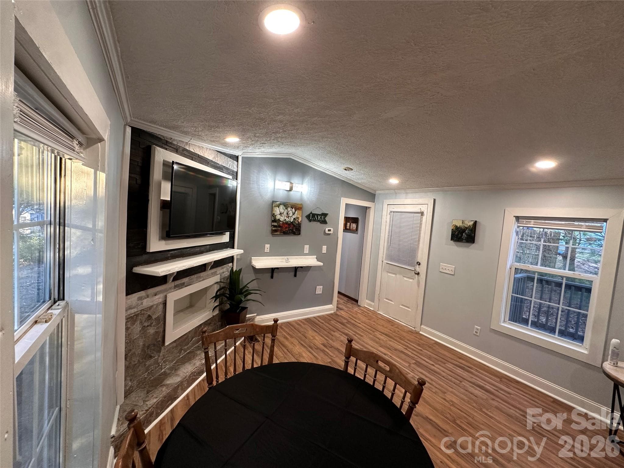 Lots of Natural Light w/ Recessed Lighting - Morganton