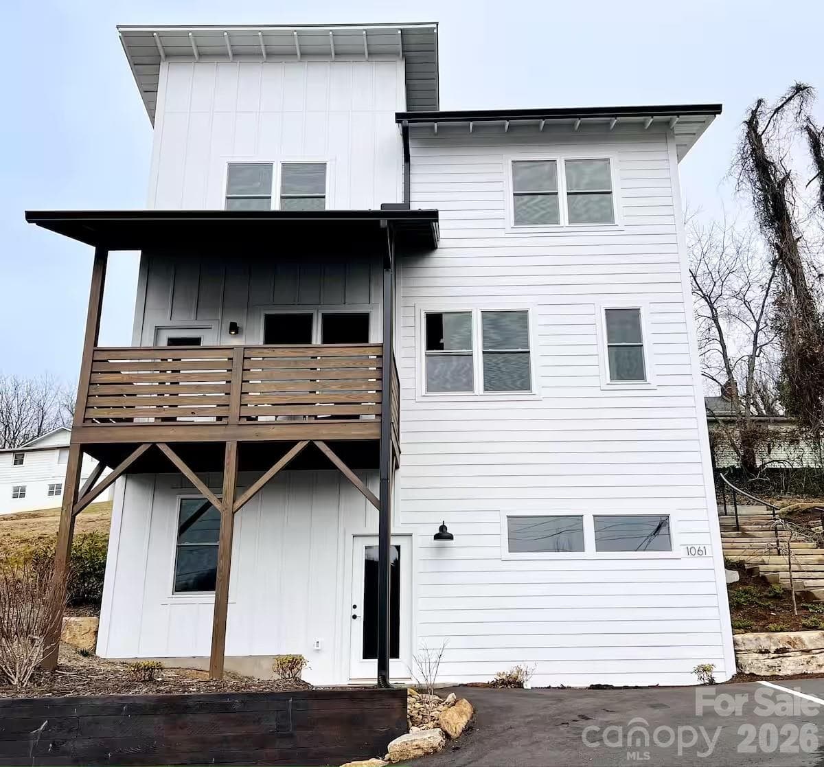 1061 Riverside Drive