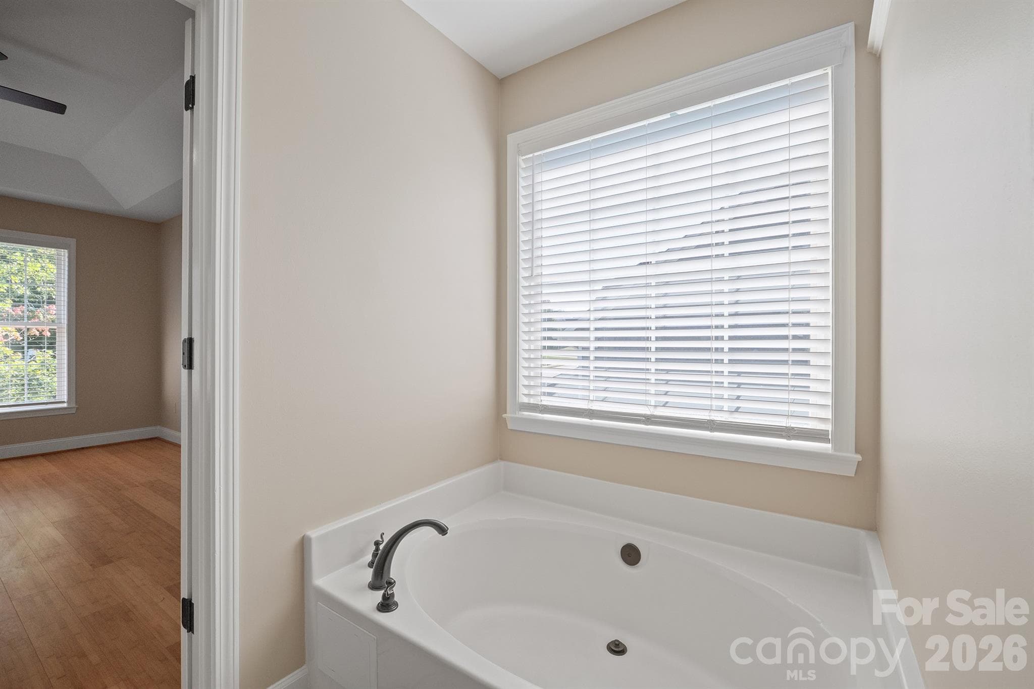 Soaker tub - 110 Fox Den Circle, Statesville