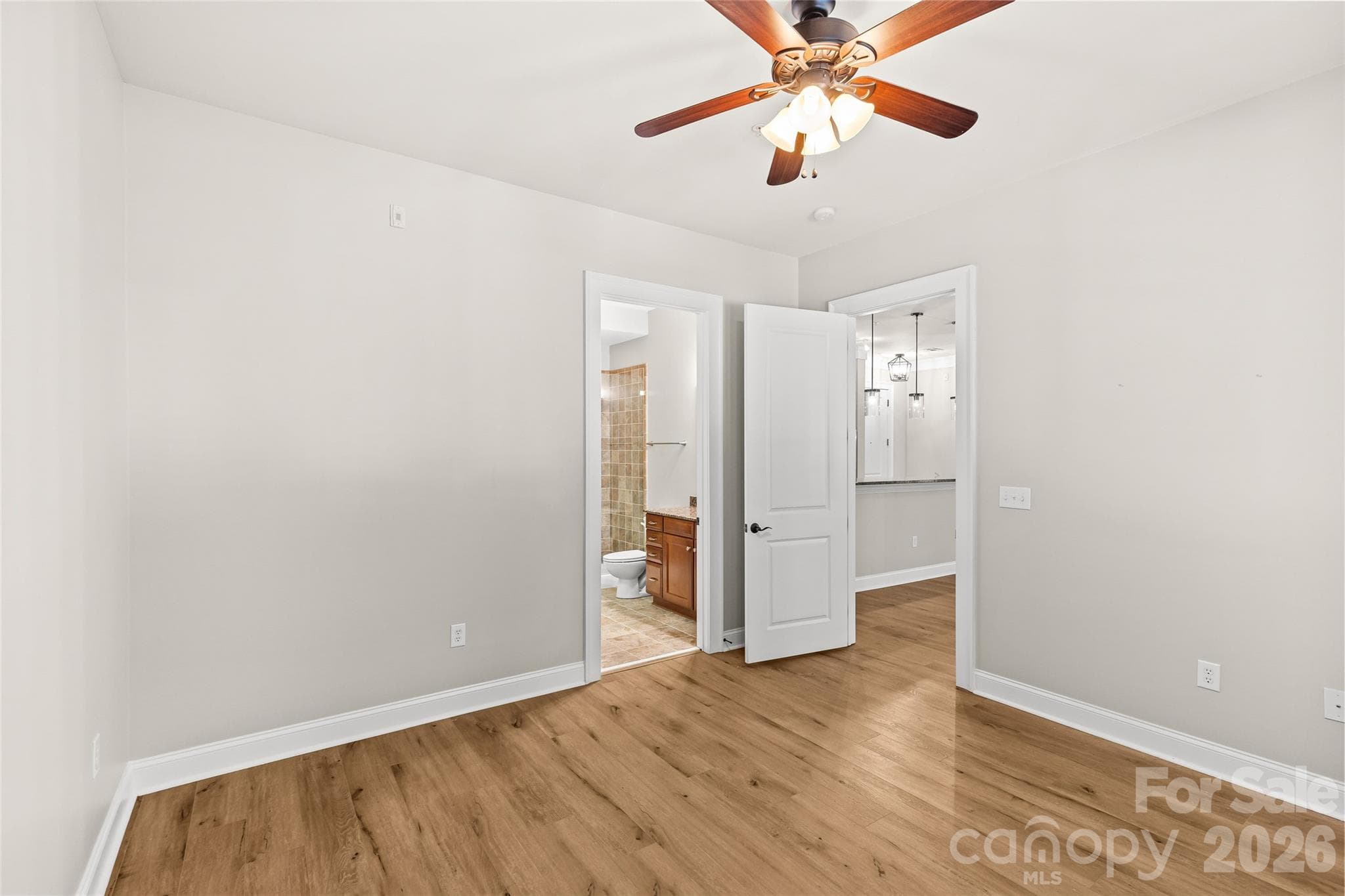 Condominium at 2810 Selwyn Avenue, Charlotte, photo 19 of 48