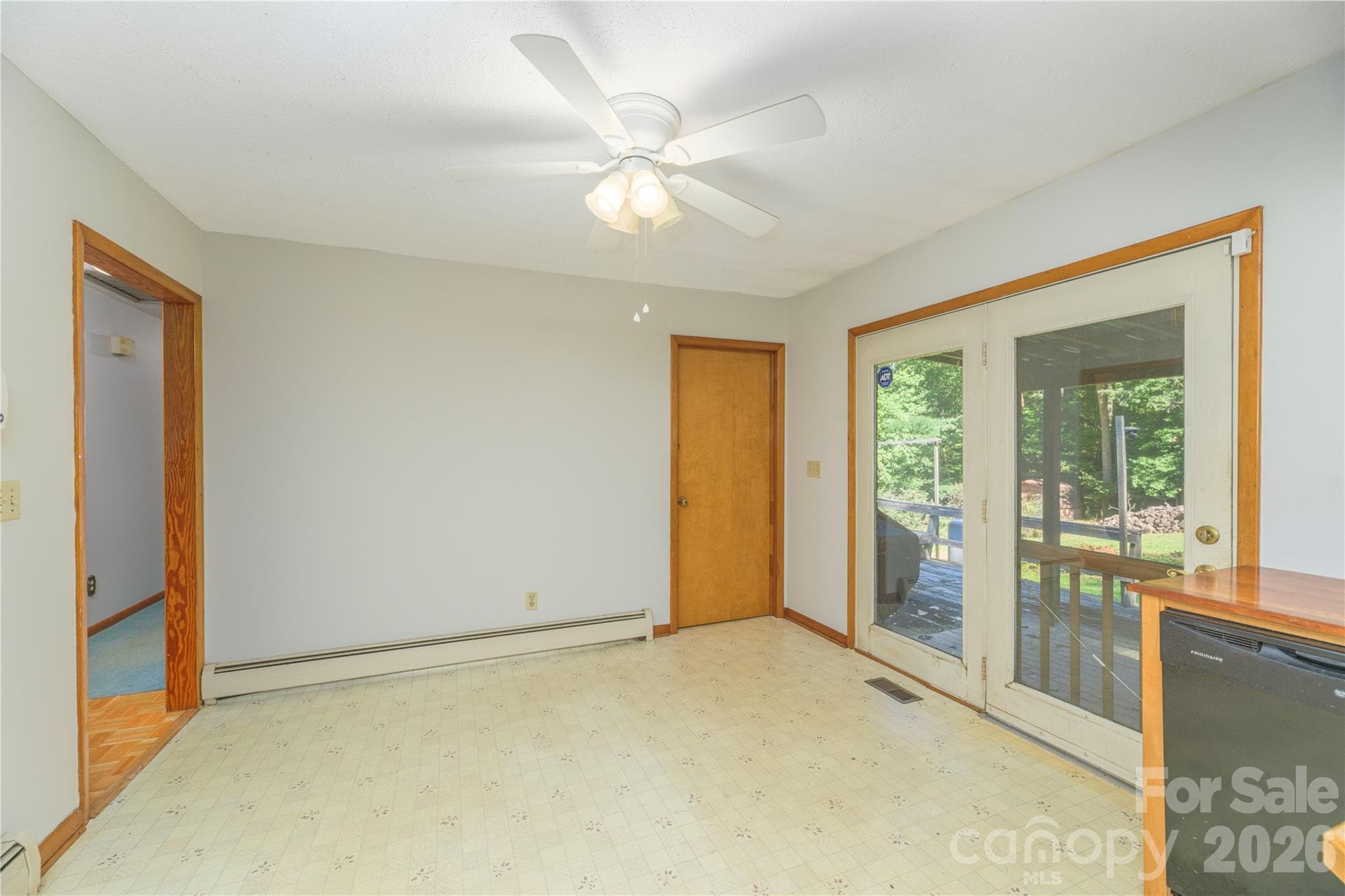 Eat-in Kitchen - 2882 Butler Bridge Road, Mills River