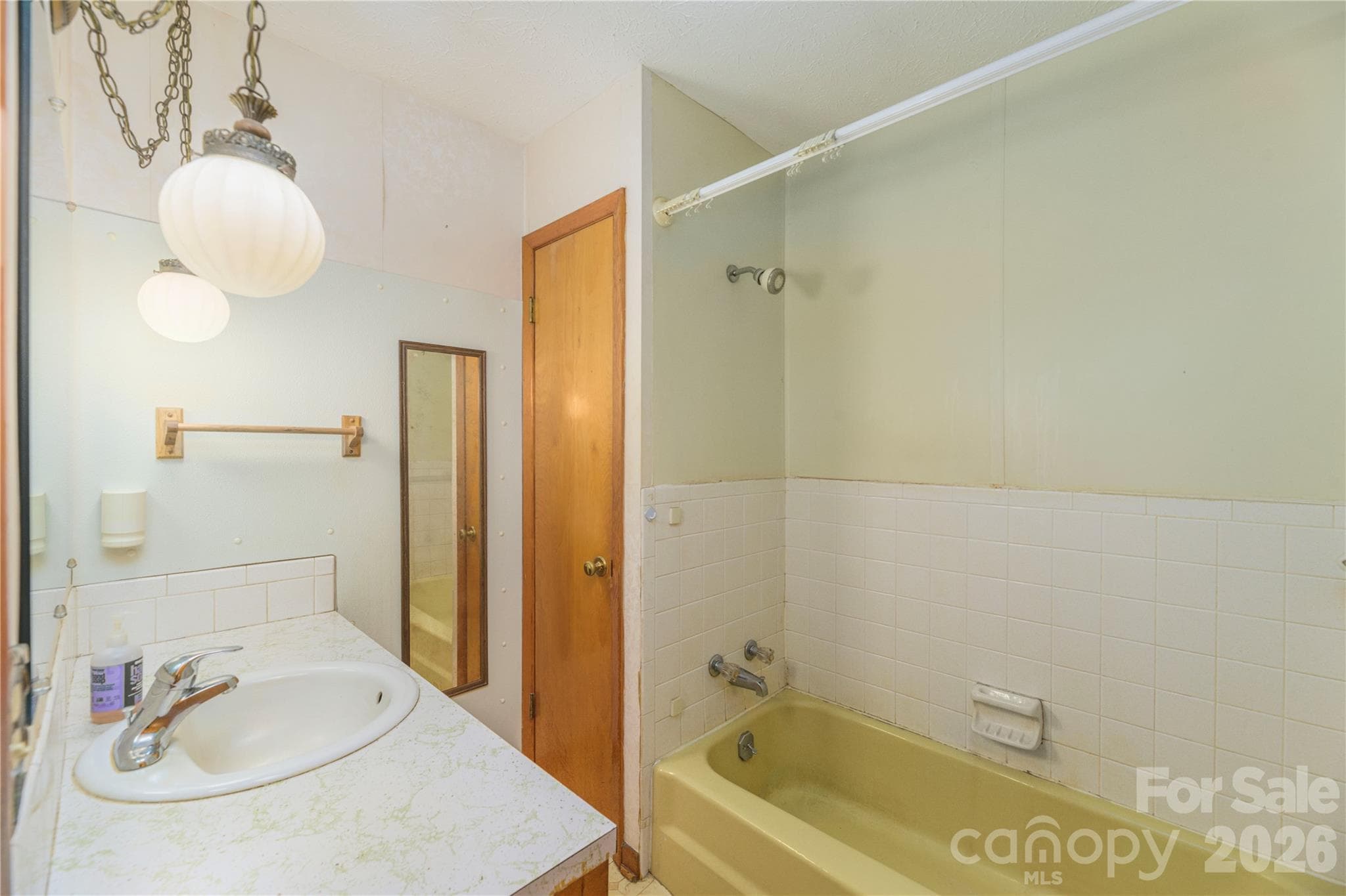 Main Hall Bath - 2882 Butler Bridge Road, Mills River