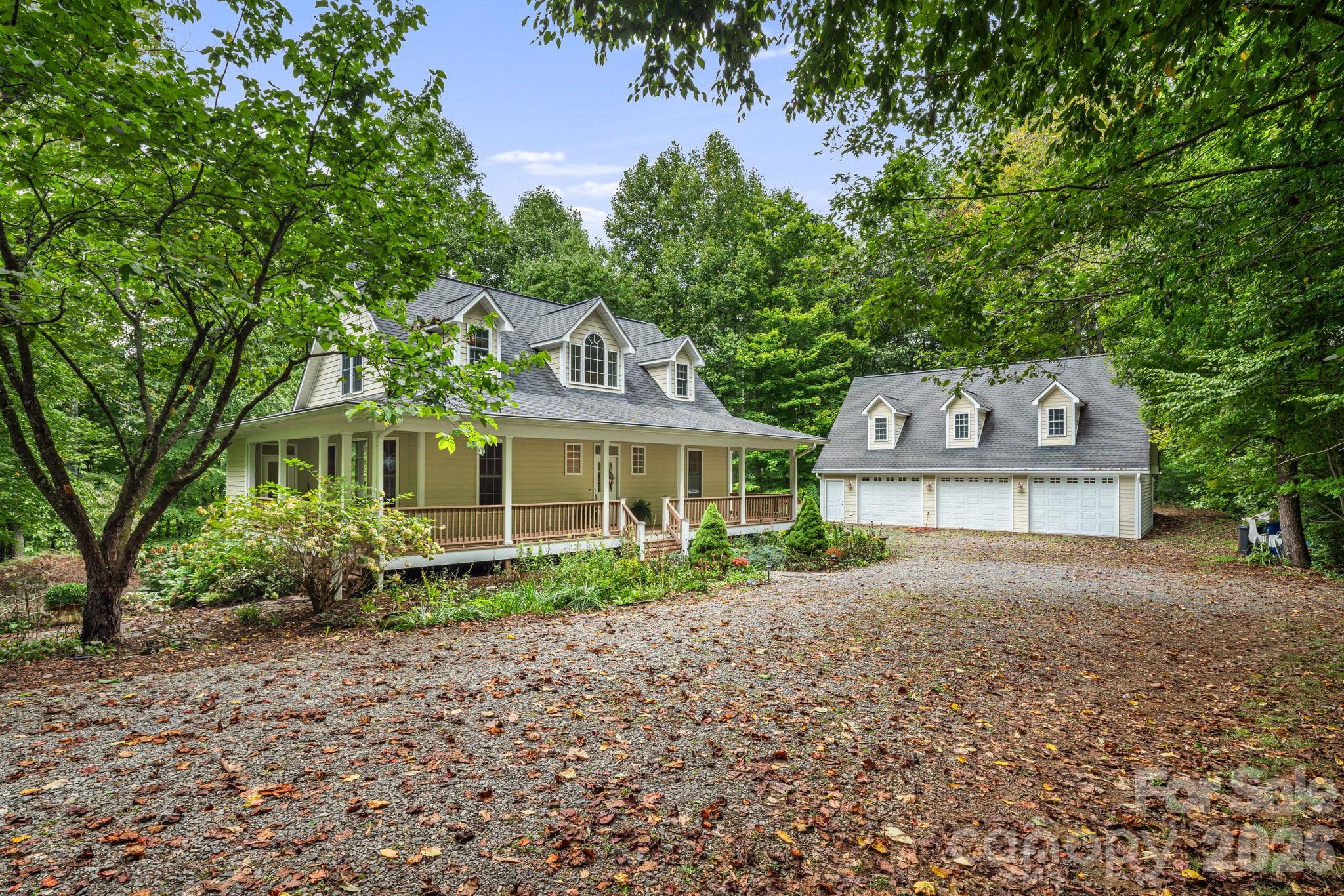 Single Family Residence at 95 Ashworth Drive, Fairview, photo 5 of 46