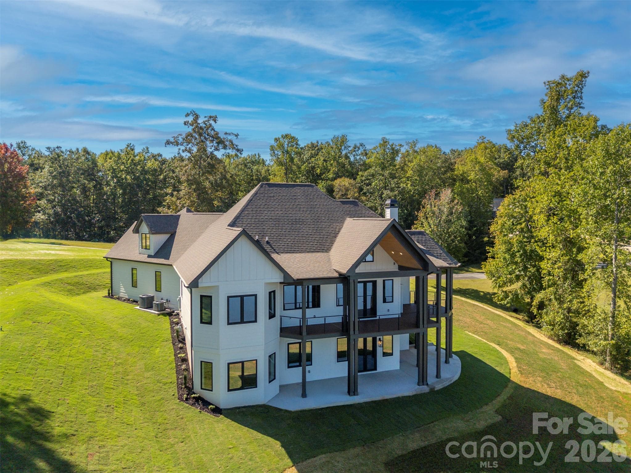 Single Family Residence at 438 Mapleton Lane, Columbus, photo 3 of 47