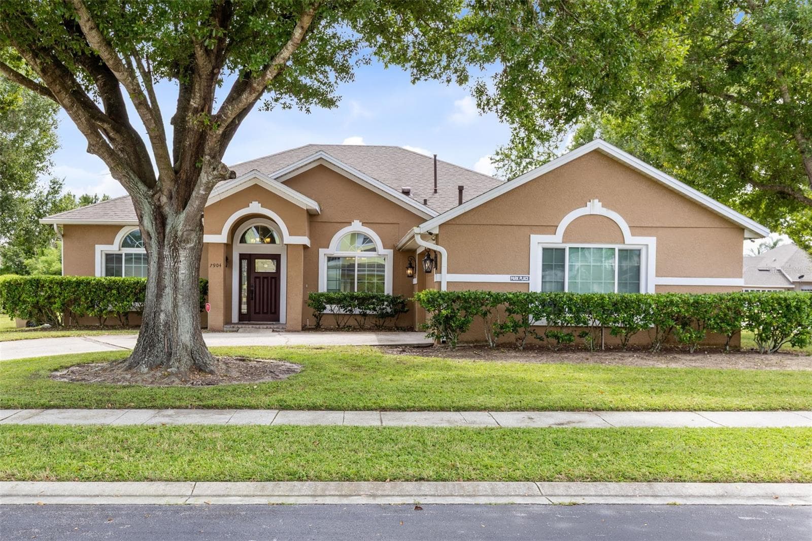 Single Family Residence at 7904 PLUM BLOSSOM CT, KISSIMMEE, photo 2 of 39