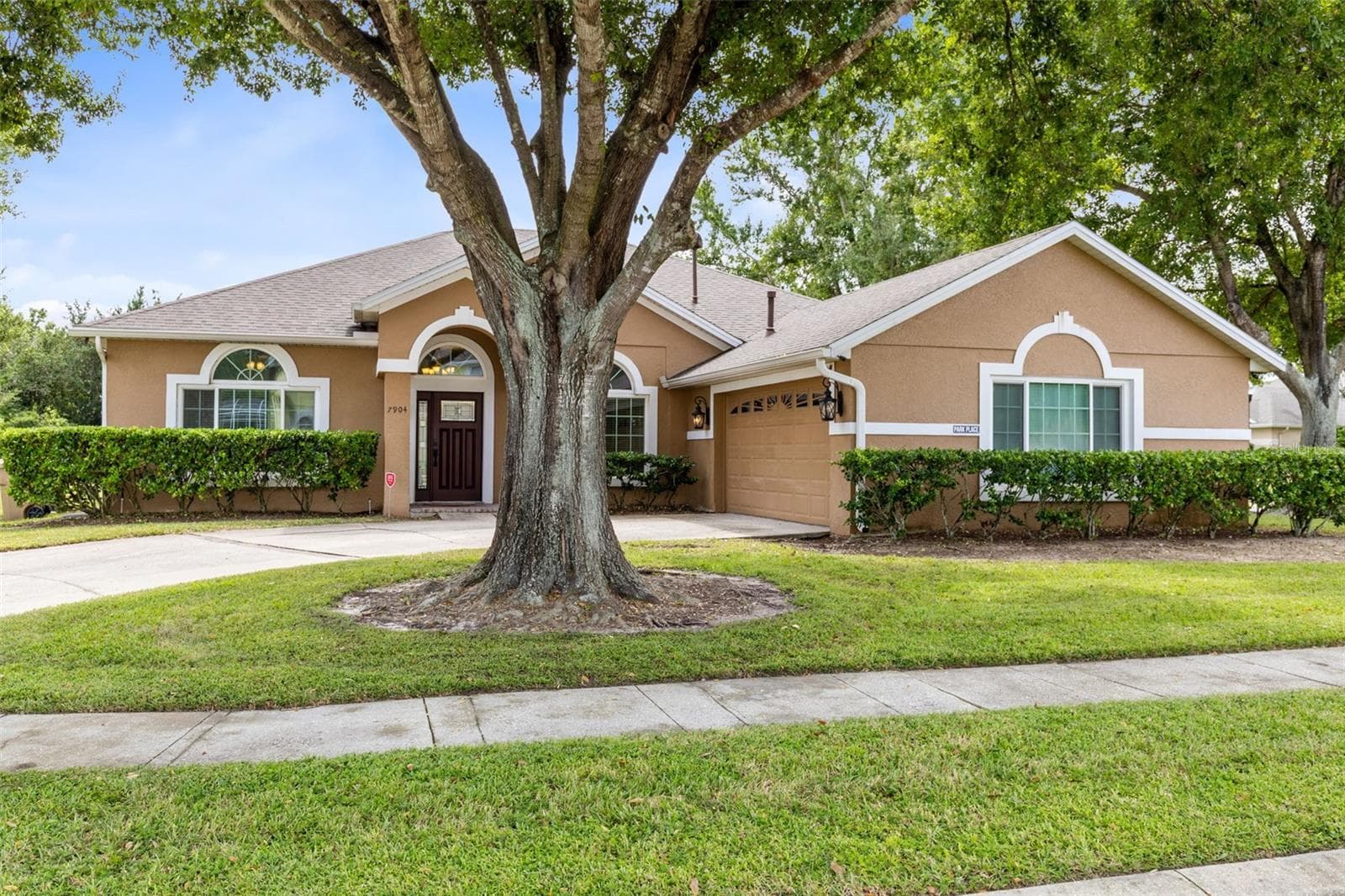 Single Family Residence at 7904 PLUM BLOSSOM CT, KISSIMMEE, photo 3 of 39