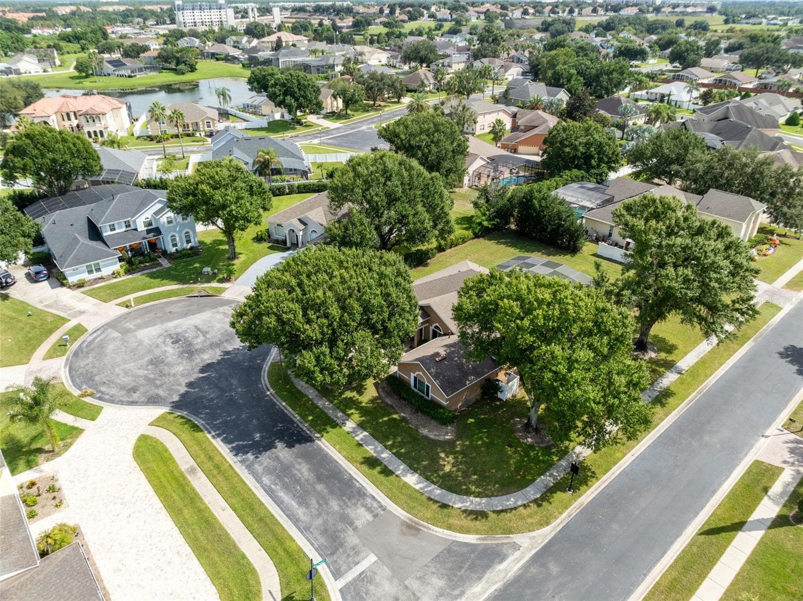 Single Family Residence at 7904 PLUM BLOSSOM CT, KISSIMMEE, photo 7 of 39