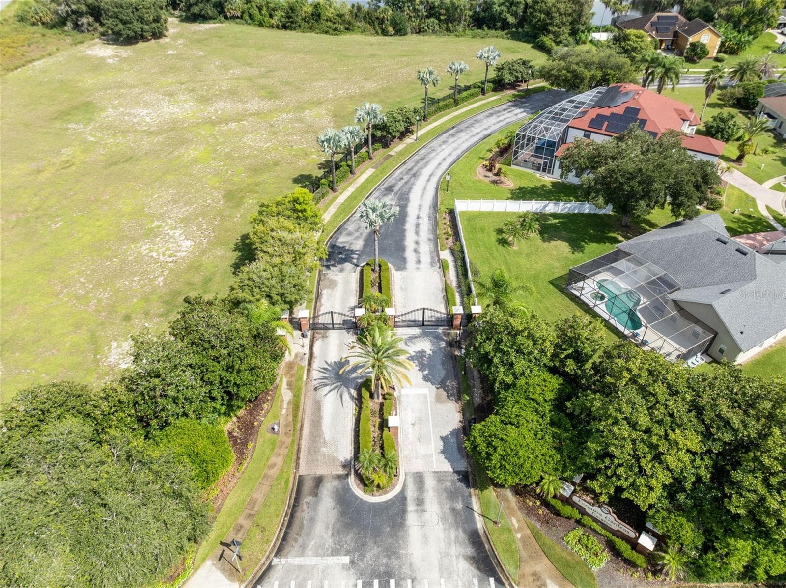 Single Family Residence at 7904 PLUM BLOSSOM CT, KISSIMMEE, photo 10 of 39
