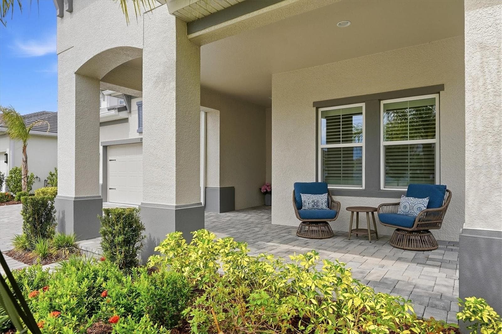 Front Porch - 11564 GLEAMING TER, VENICE
