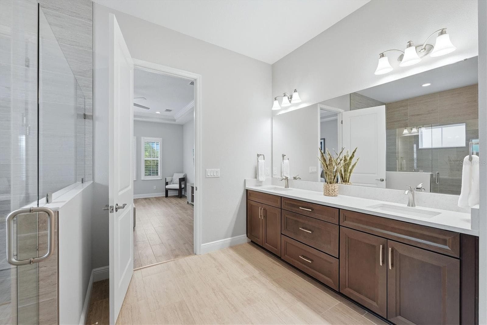 Owner's Suite Bath - 11564 GLEAMING TER, VENICE
