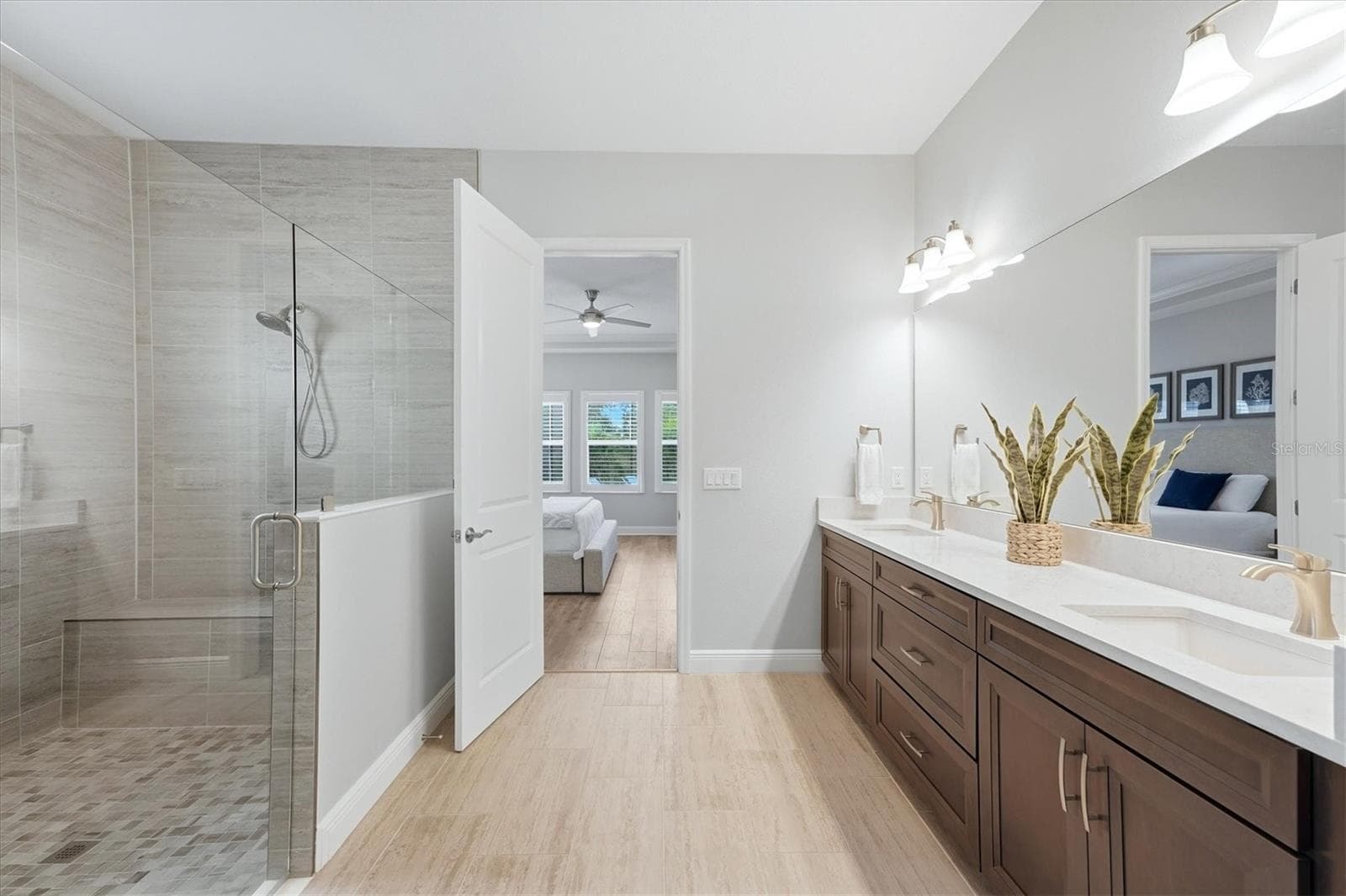 Owner's Suite Bath - 11564 GLEAMING TER, VENICE
