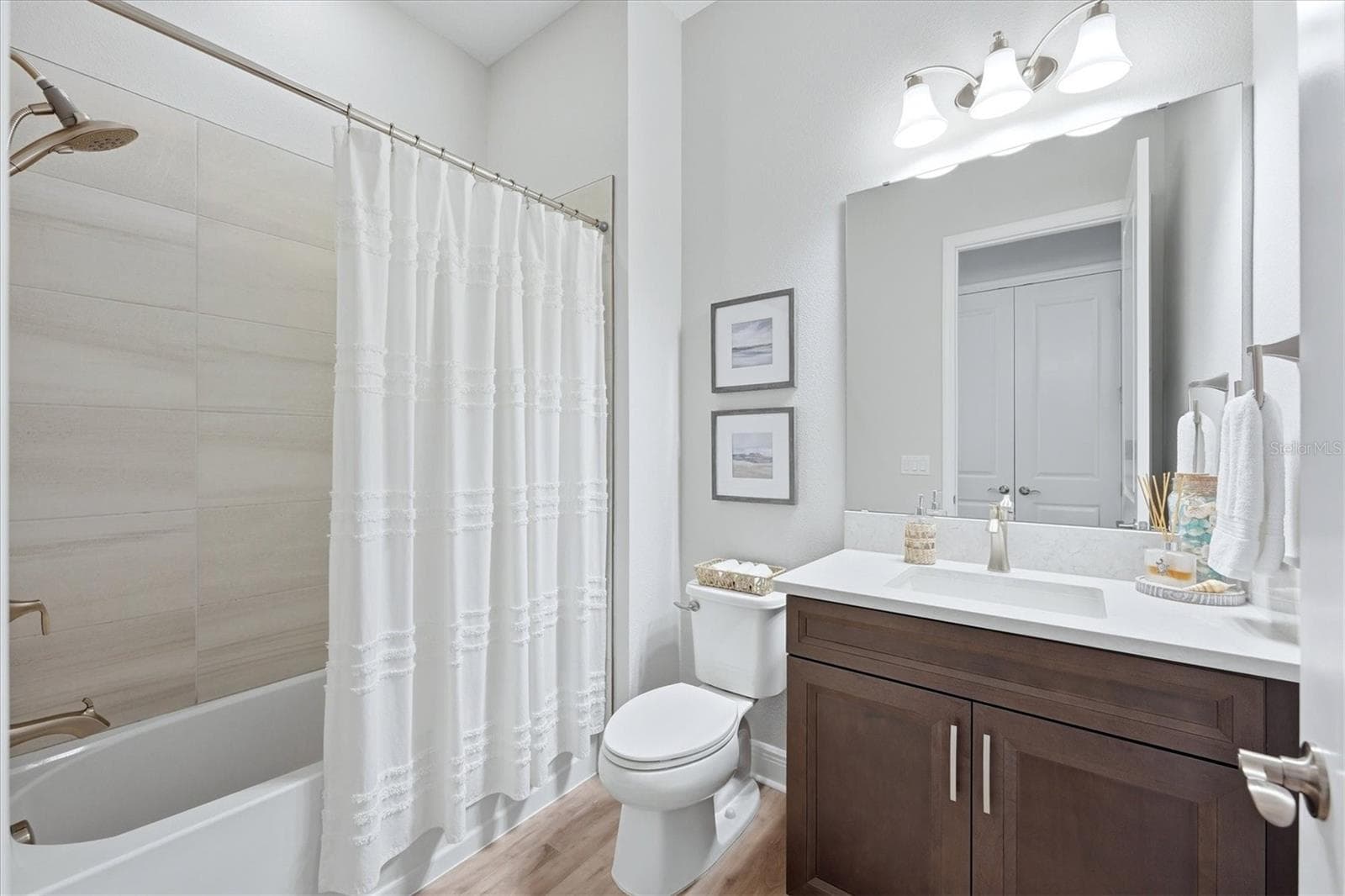 Bathroom #3 - 11564 GLEAMING TER, VENICE