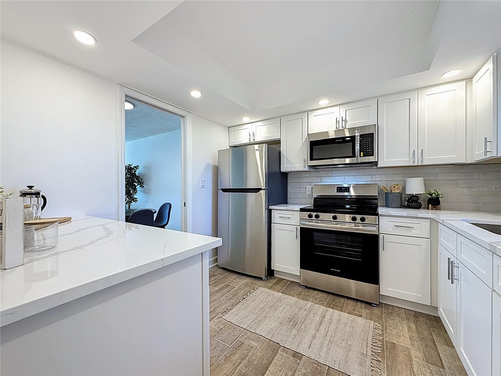 Condominium at 4550 COVE CIR #106, ST PETERSBURG, photo 3 of 34