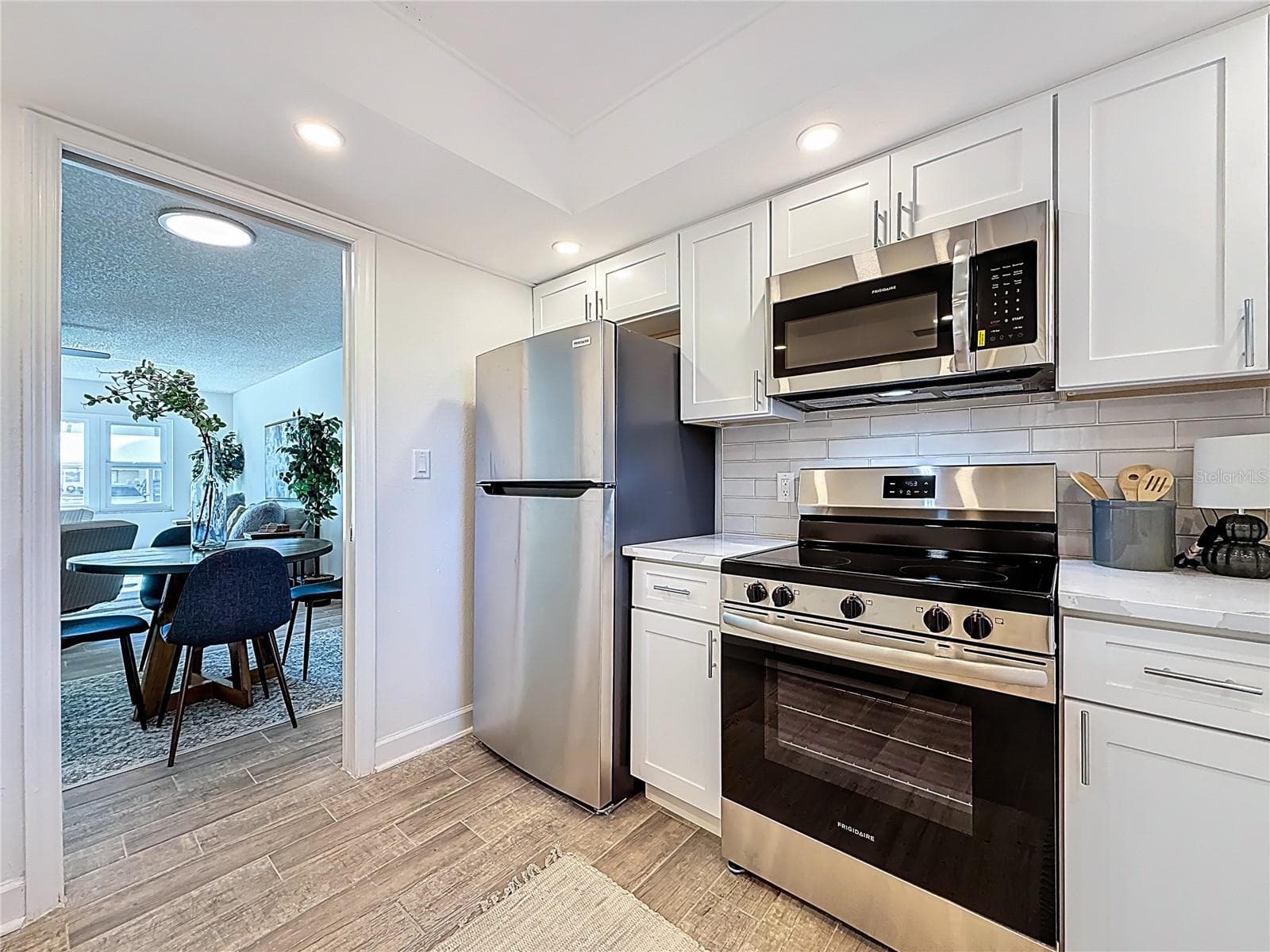 Condominium at 4550 COVE CIR #106, ST PETERSBURG, photo 4 of 34
